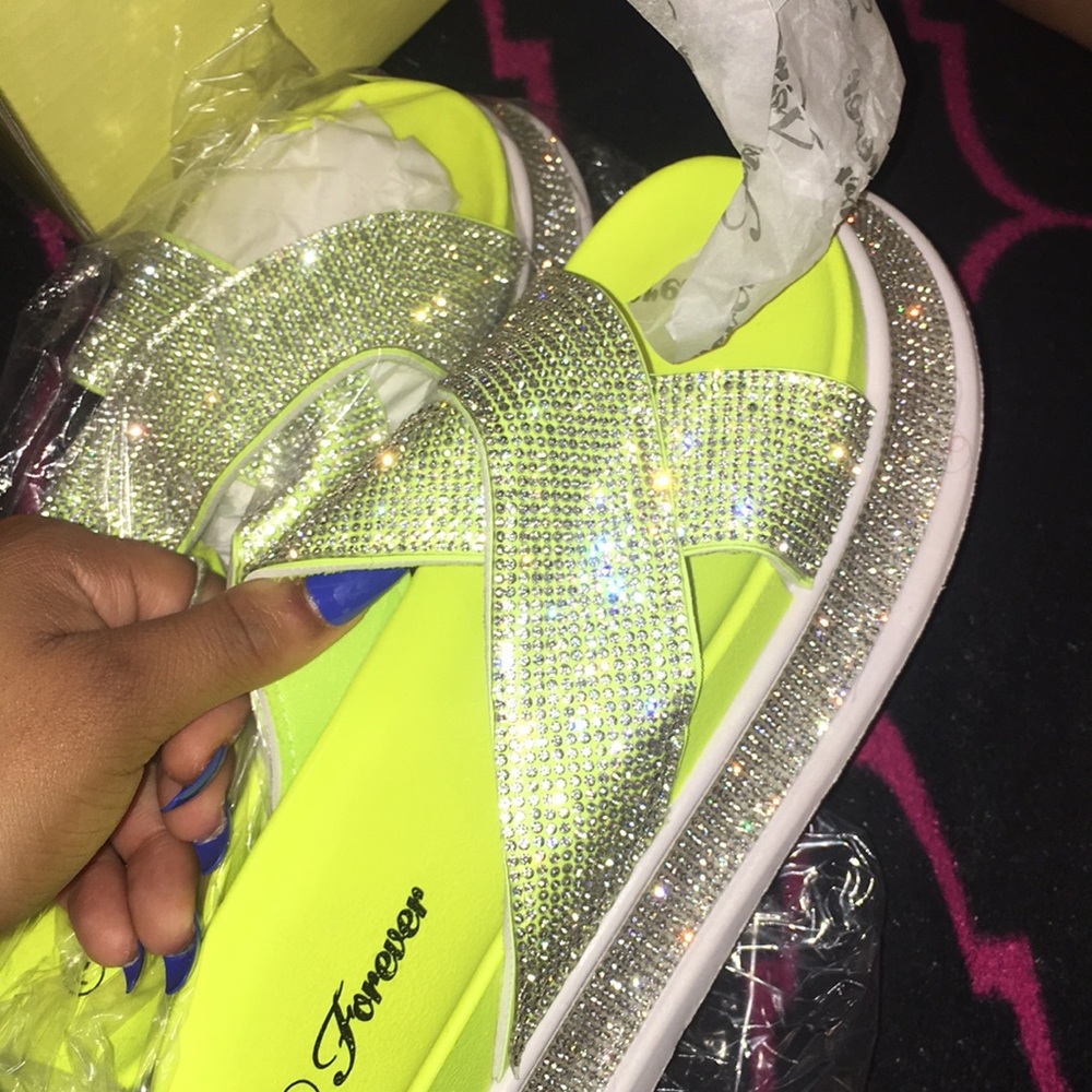 shoes - Picture 2 of 2